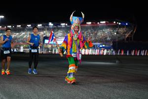 BIB: 684
                            <button type="button" onclick="openModal(19599233)" class="btn btn-primary btn-sm float-right btn-popup" data-toggle="modal" data-target=".modal-high-quality">
                        <i class="fas fa-shopping-cart"></i> Add to Cart
                    </button>
                                            <button type="button" onclick="isThisMe(19599233, true)" class="btn btn-success btn-sm float-right btn-popup btn-isme hidden" data-toggle="tooltip" data-placement="bottom" title="นี่คือรูปของคุณใช่ไหม คลิกที่นี่เพื่อเอาเข้าอัลบั้ม">
                        <i class="fas fa-plus"></i> Add to album
                    </button>
                    <button type="button" onclick="isThisMe(19599233, false)" class="btn btn-warning btn-sm float-right btn-popup btn-isnotme hidden">
                        <i class="fas fa-ban"></i> Remove from album
                    </button>